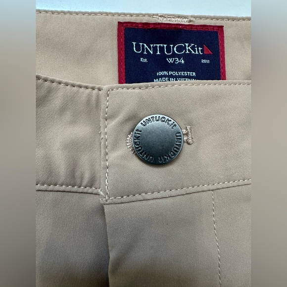 UNTUCKit Men's Beige Flat Front Shorts - Picture 2 of 5